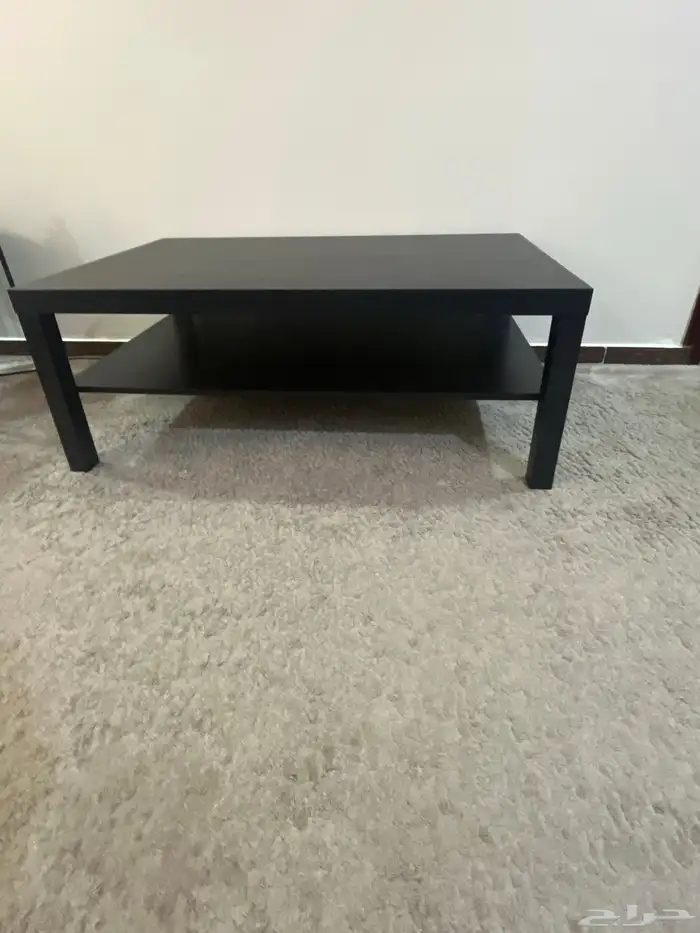 طاولة من ايكيا 1