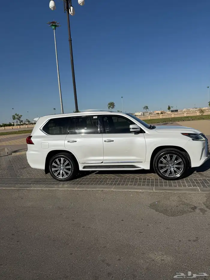 جيب لكزس 2017 فل كامل خليجي شد بلد الدفعه الاخيره 7