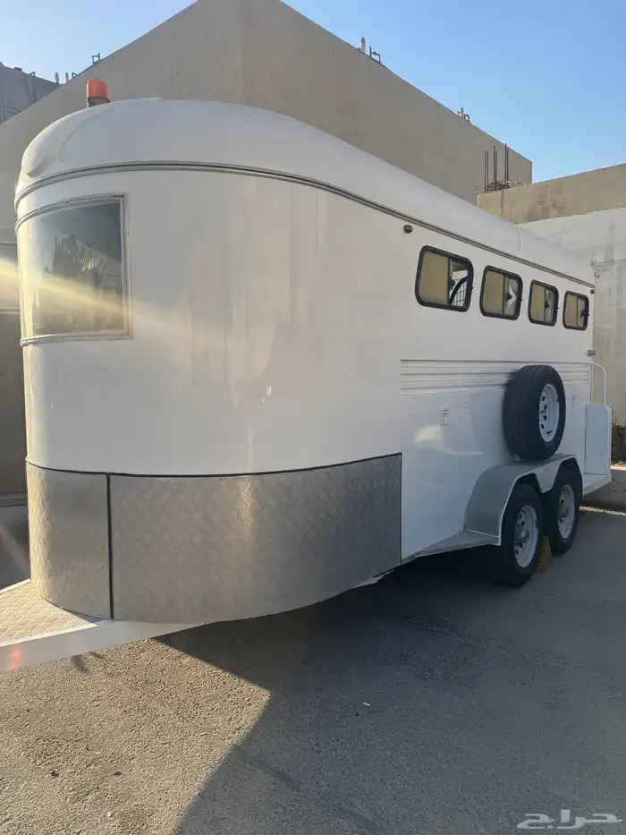 عربه نقل خيل مستورده وخفيفه تحمل 4 روس للبيع 1