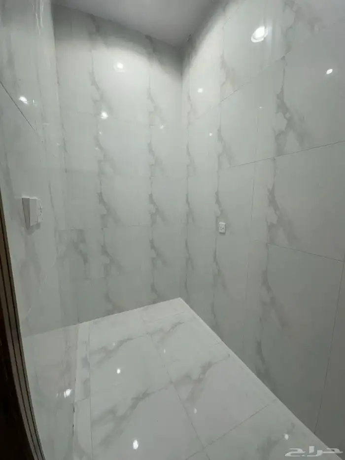 للبيع دور ارضي بمدخل خاص وحوش وسيع المحالة ابها 5