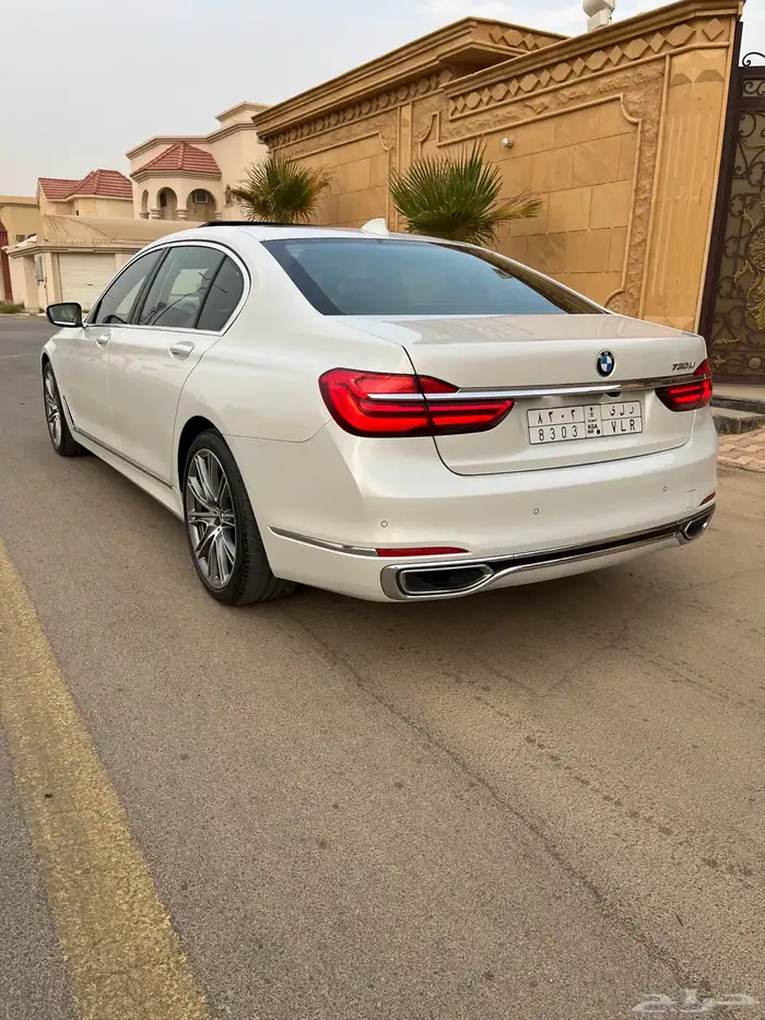 بي ام دبليو 730 2019 مخزن 18
