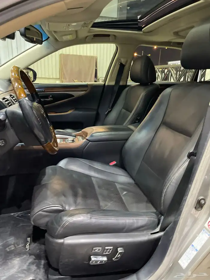 لكزس Ls600h L سعودي 2015 عداد قليل 8