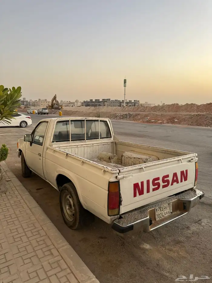 نيسان ددسن 1988 3