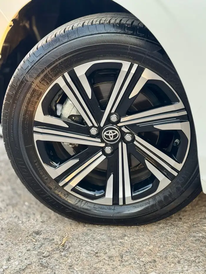 للبيع تويوتا يارس ((Y plus)) 2024 ((ممشى 12 ألف)) 30