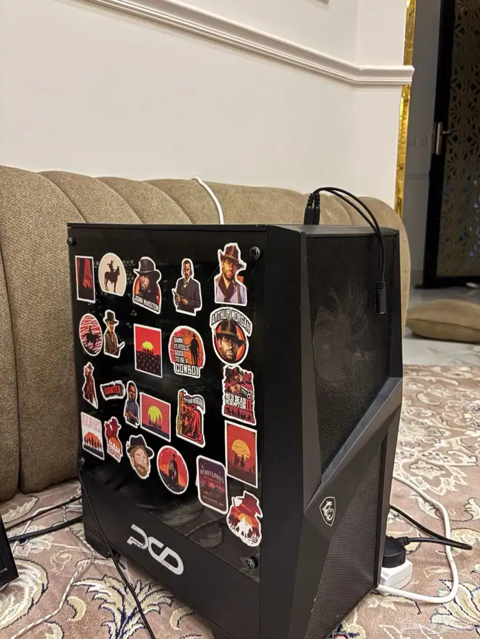 PCقينمق معه شاشة 32 بوصه و دركسون 0