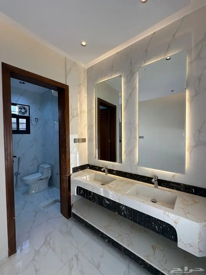 للبيع شقق ارضيه خميس مشيط مداخل سياره مستقله والسعر 550 الف 4