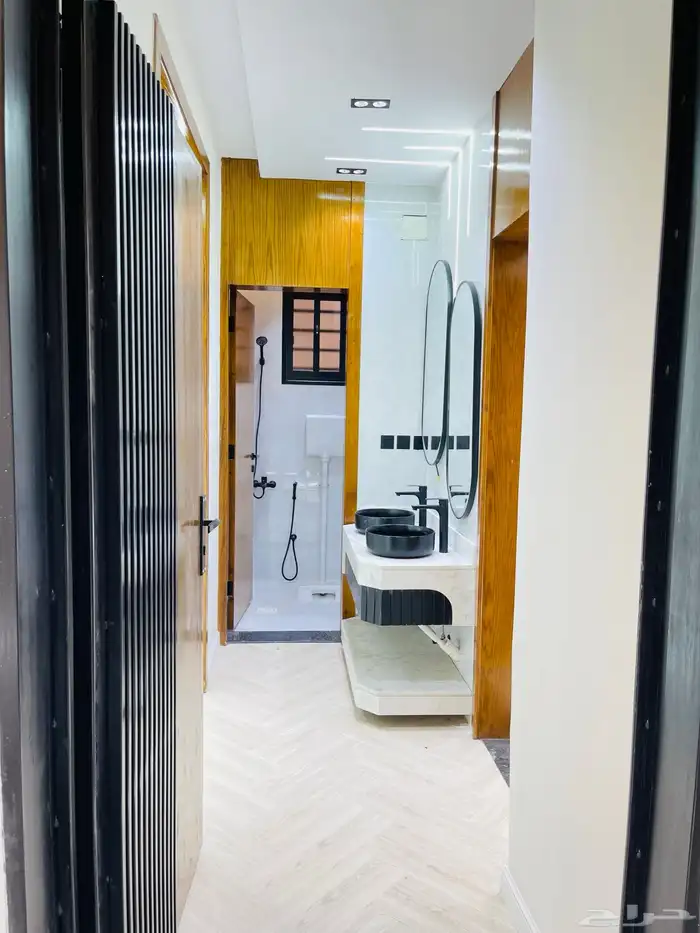 للبيع شقق تمليك علوي مع سطح موقع متميز جدا وسط الخدمات 4