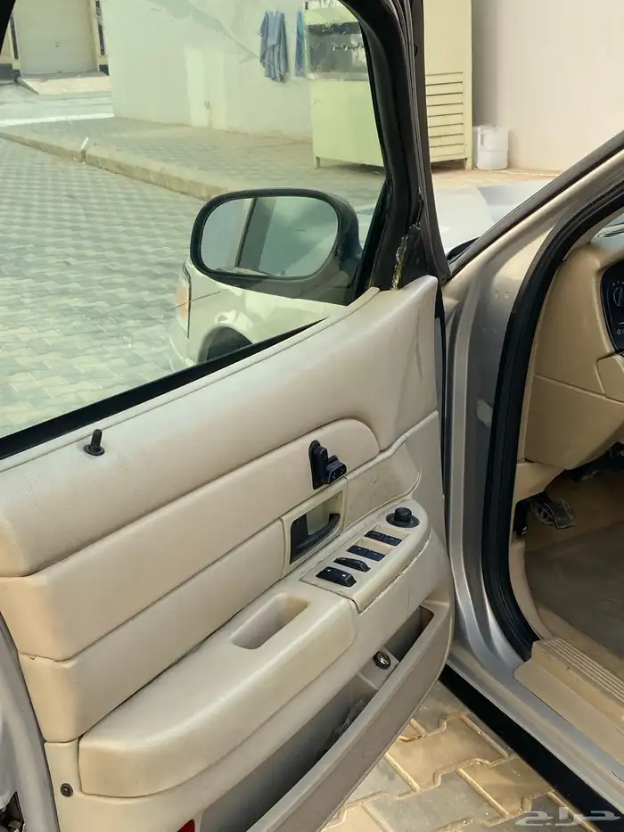 فورد كراون فكتوريا 2011 سعودي 14