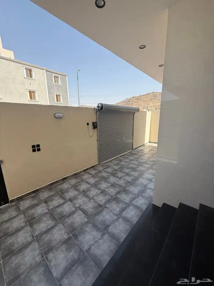 عمار للبيع في مخطط ولي العهد 8 مفصولة 7