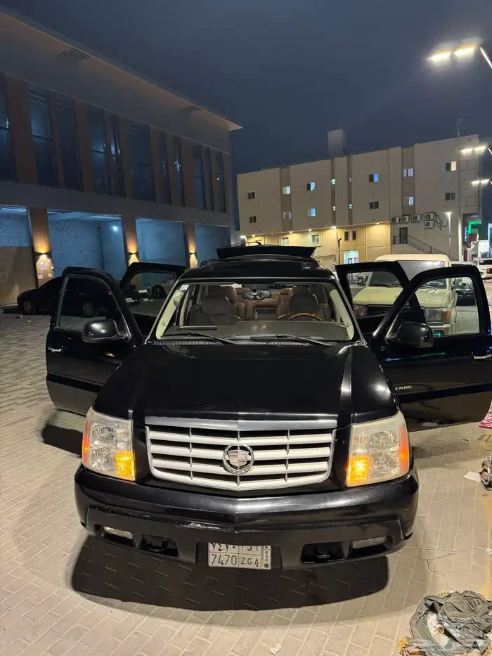 كادلاك اسكاليد 2006 نظيف للبيع 28