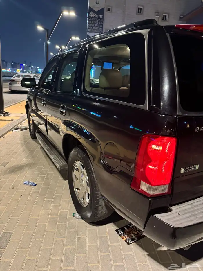 كادلاك اسكاليد 2006 نظيف للبيع 15