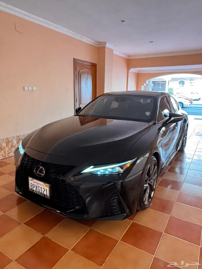 لكزس IS 350 F 2023 فل 4