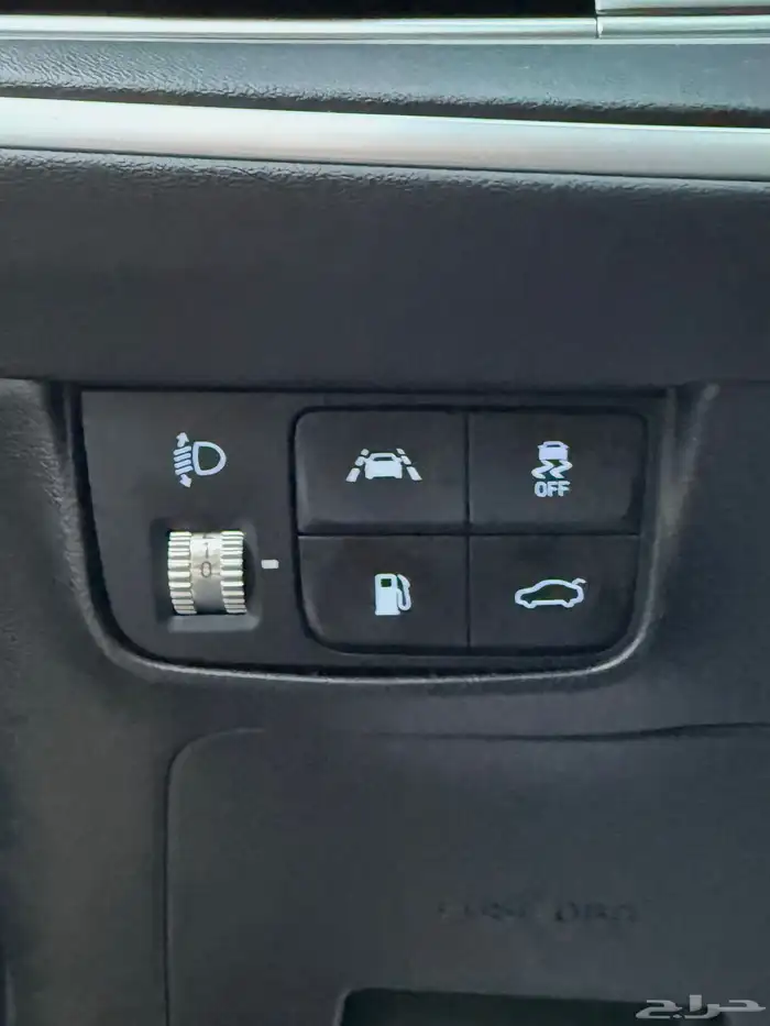 ازيرا 2020 بنورما 4 سلندر فل نضيفه جدا  للبيع 17