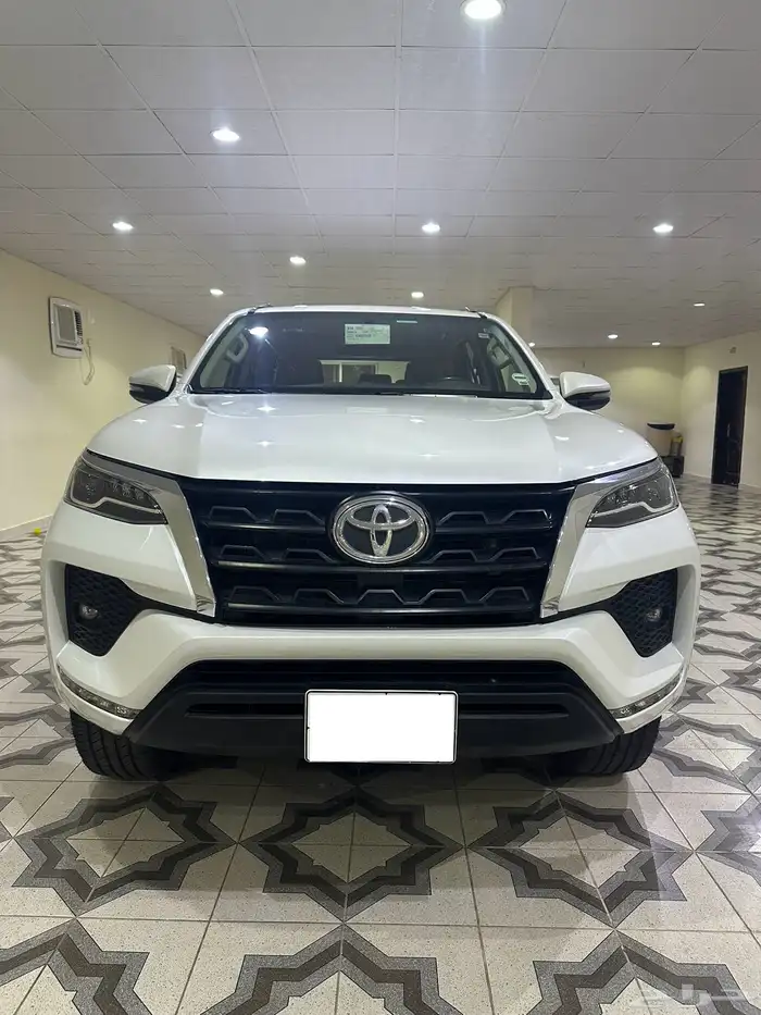 فورشنر 6 سلندر 2023 وكالة خالي من الرش 1