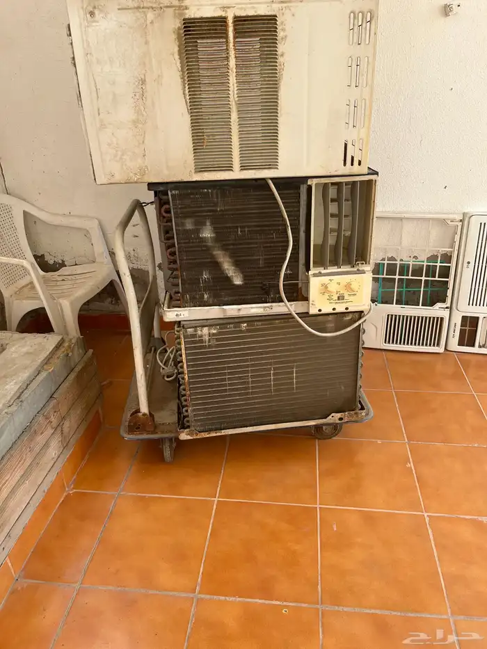 عدد مكيفين البيع مع بعض السعر 1400 0