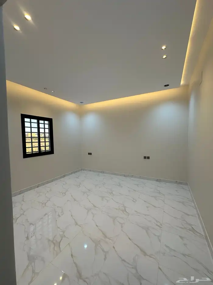 للبيع شقق ارضيه خميس مشيط مداخل سياره مستقله والسعر 550 الف 15