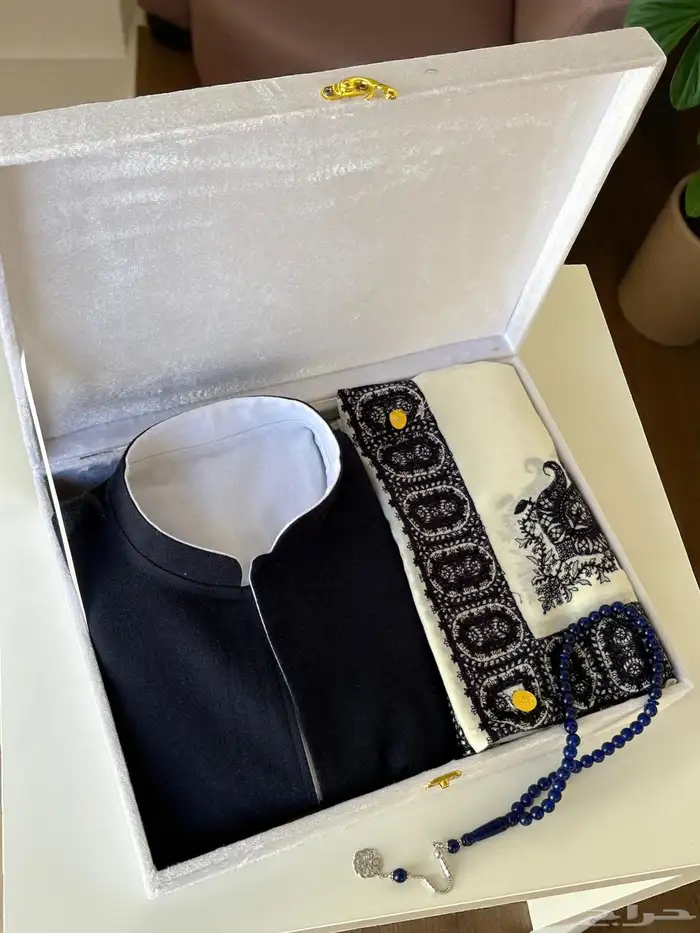 بوكس رجالي سدييري وشال فخم هدية 13