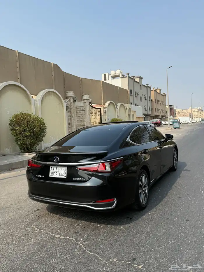 للبيع لكزس موديل 2021 3