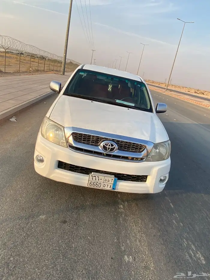 هايلوكس 2010 الموتر نضيف البدي فية رفرف يمين امامي 4