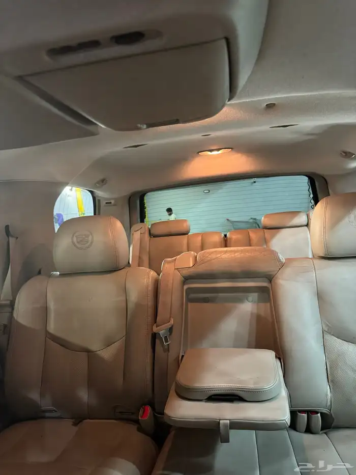 كادلاك اسكاليد 2006 نظيف للبيع 46