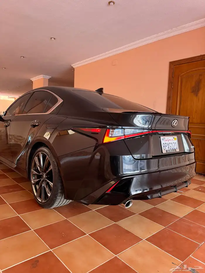 لكزس IS 350 F 2023 فل 14