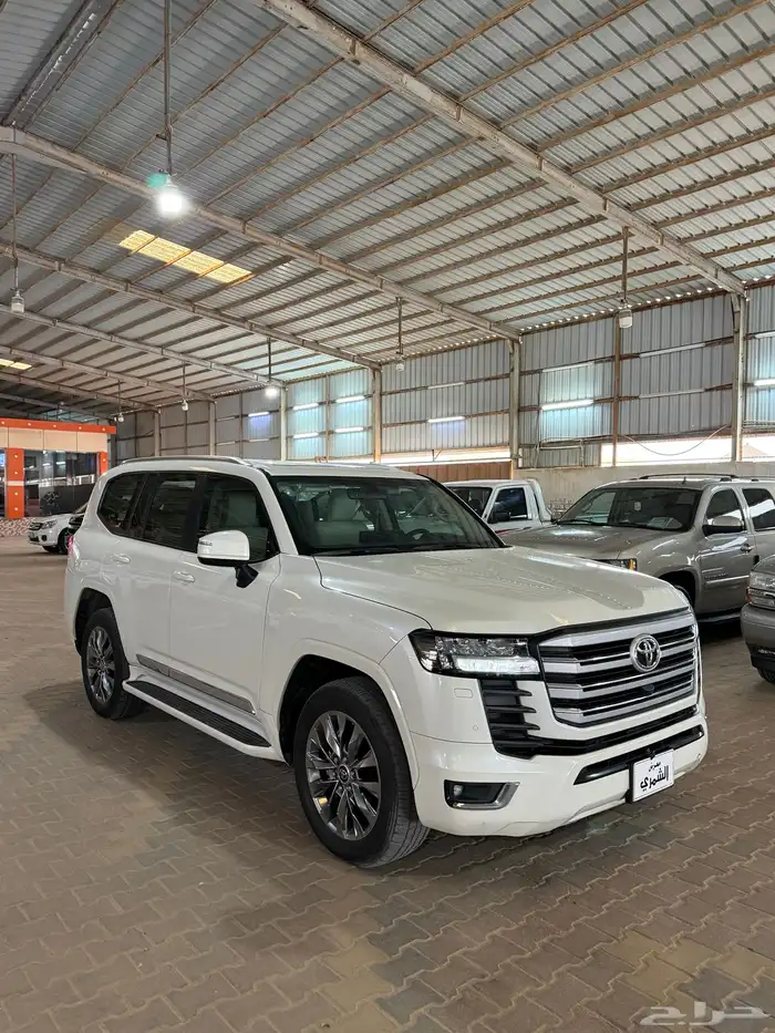 لاندكروزر 2024 1