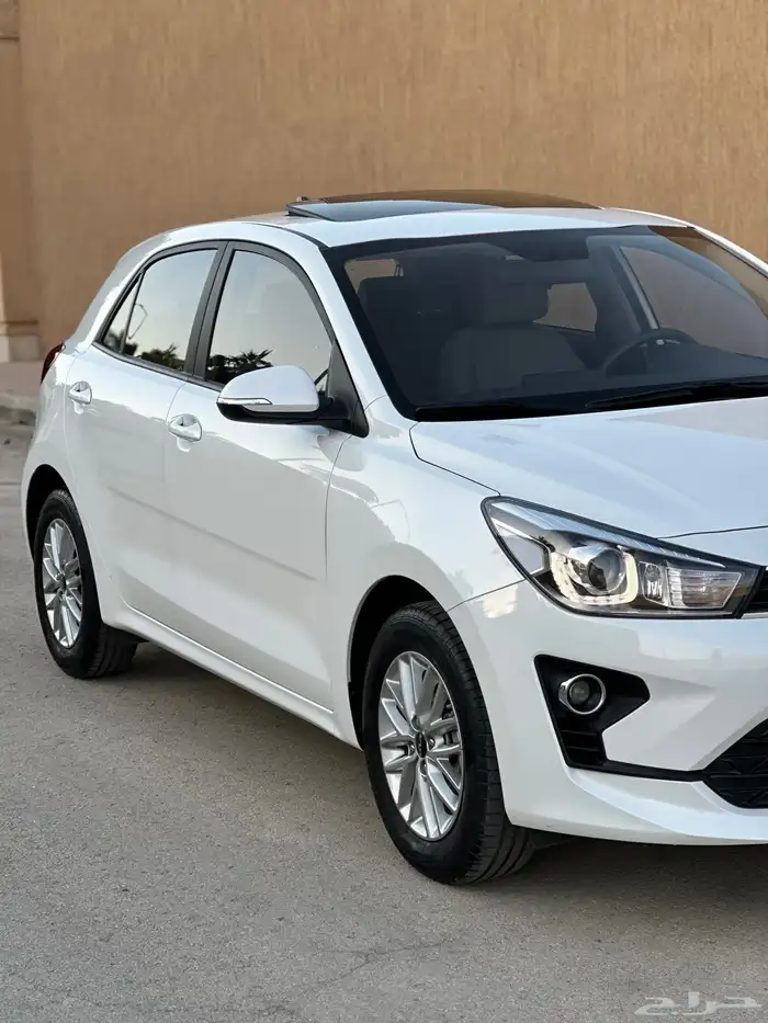 كيا ريو هاتش باك فل كامل العداد21 الف فقط 2023 5