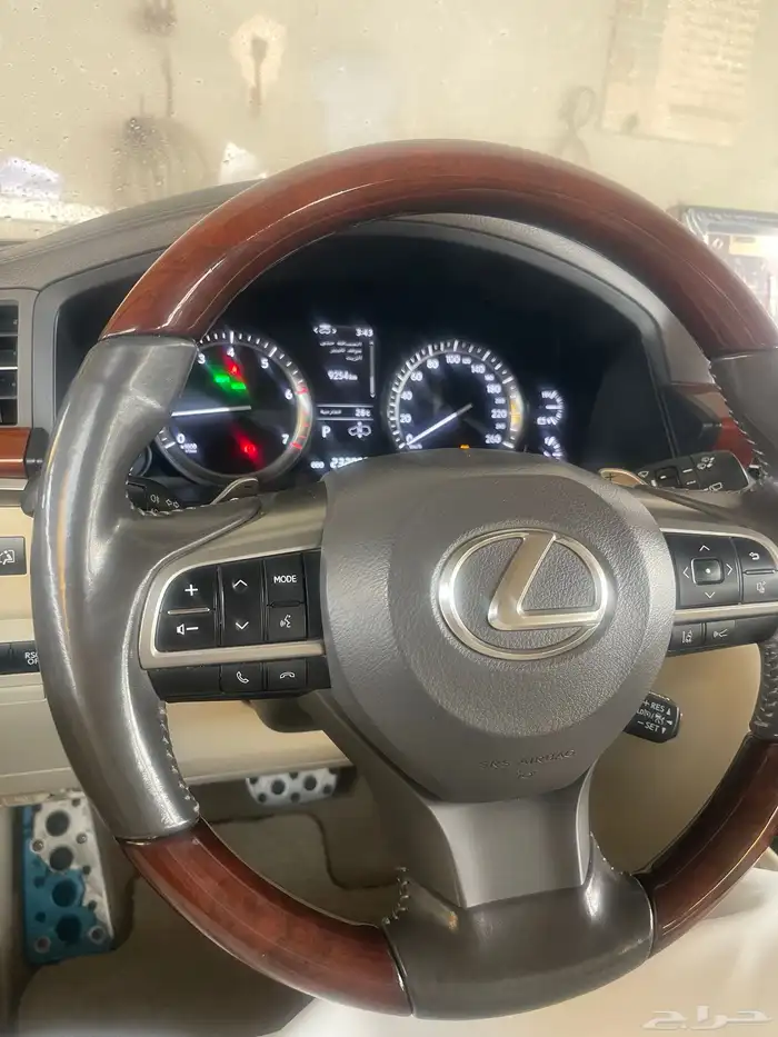 لكزس 2020 فل كامل 12