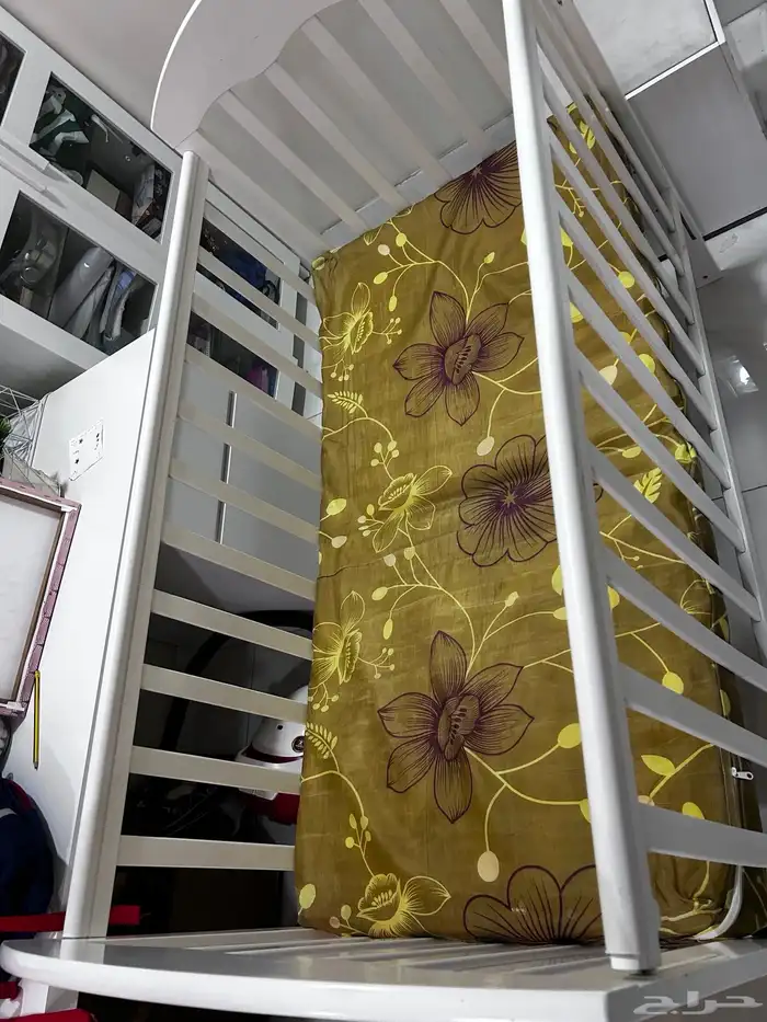 سرير اطفال 1