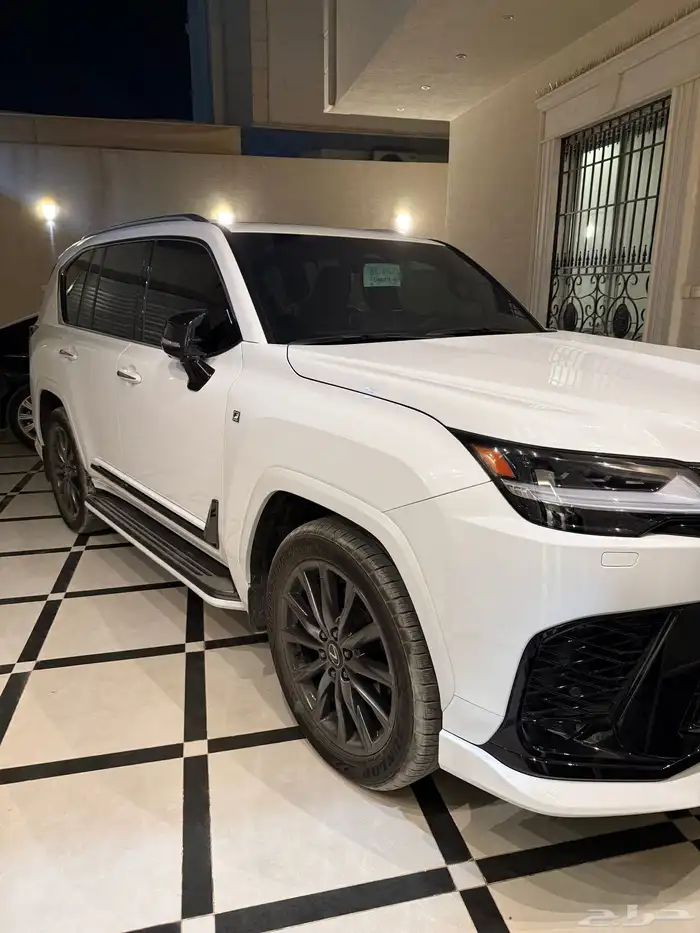 لكزس اف سبورت 2025 ابيض سعودي 0