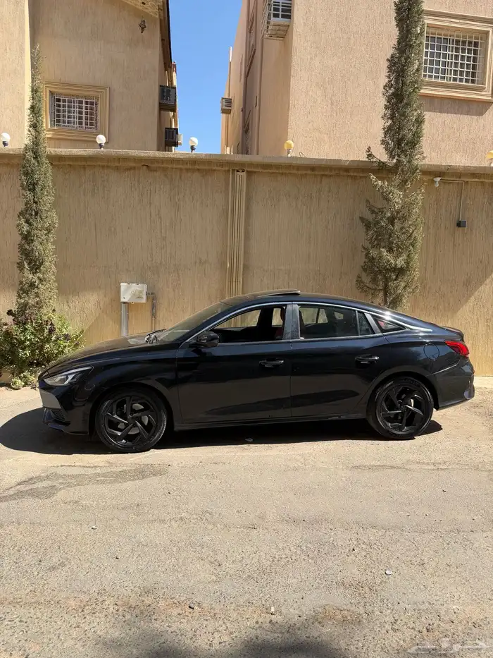 MG GT 2023 فل كامل ممشى 24 ألف السياره 2