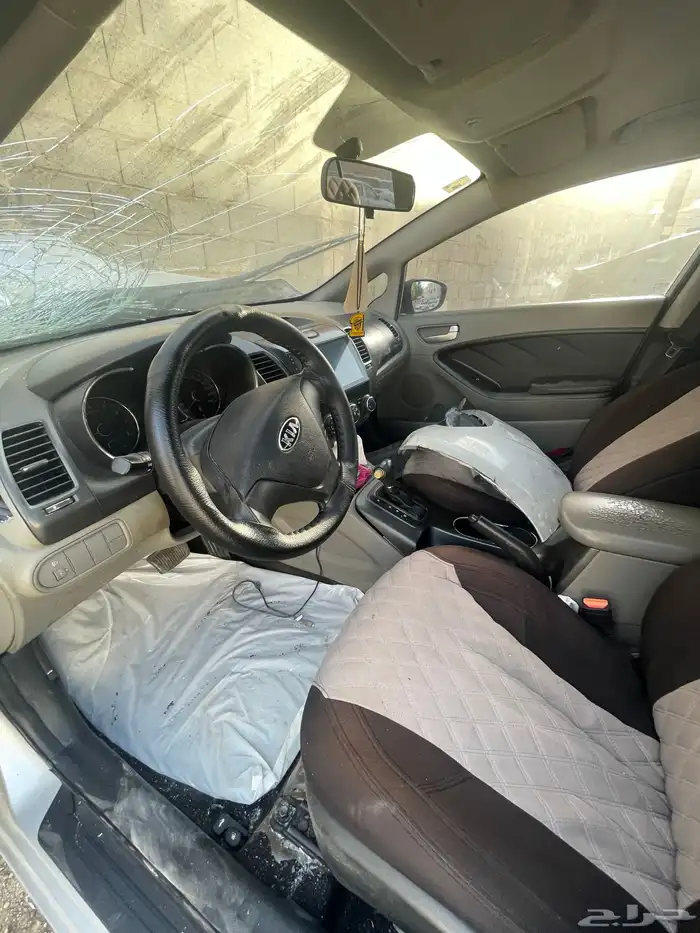 كيا سيراتو مصدومه للبيع 10