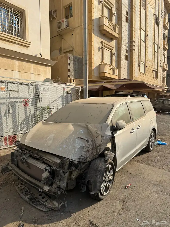 للبيع كيا كارنفال مصدومه 5