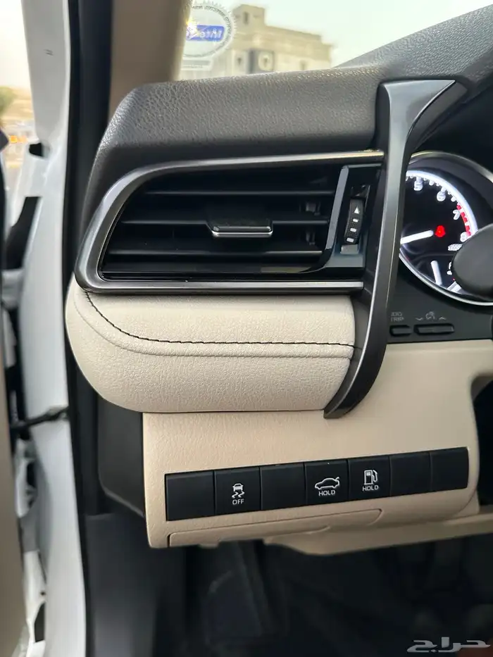 كامري LE 2024 سعودي ( بحالة الوكالة ) خالي من الرش 45