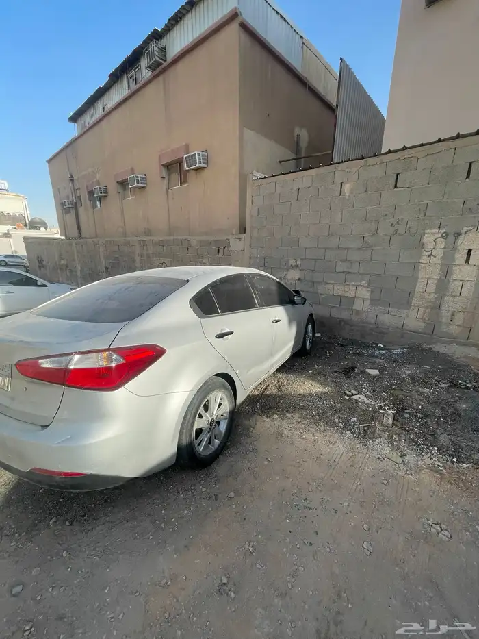 كيا سيراتو مصدومه للبيع 5