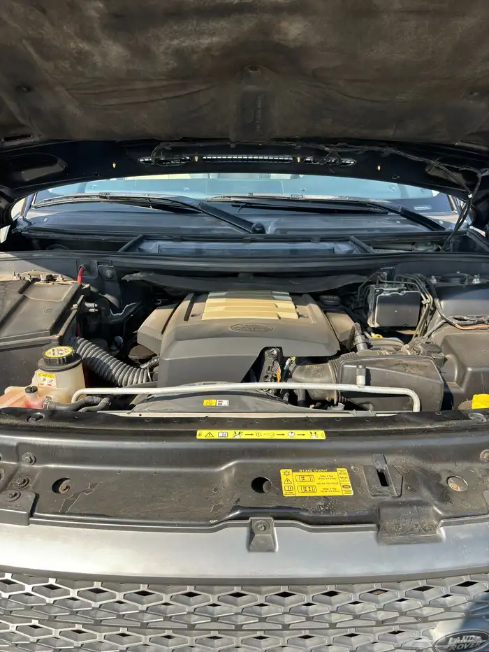 رينج روفر HSE 2008 نظيف للبيع 9