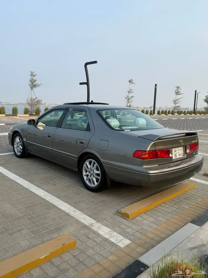 للبيع كامري 2000 4