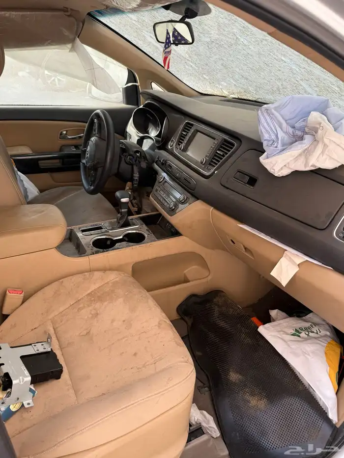 للبيع كيا كارنفال مصدومه 9