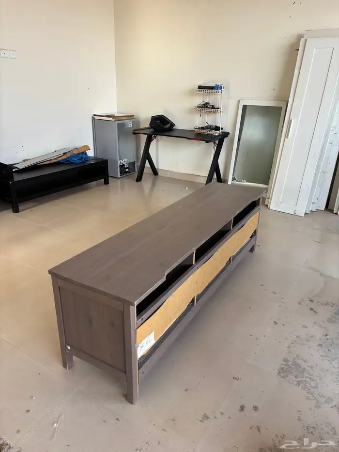 اثاث للبيع وثلاجة صغيرة 1