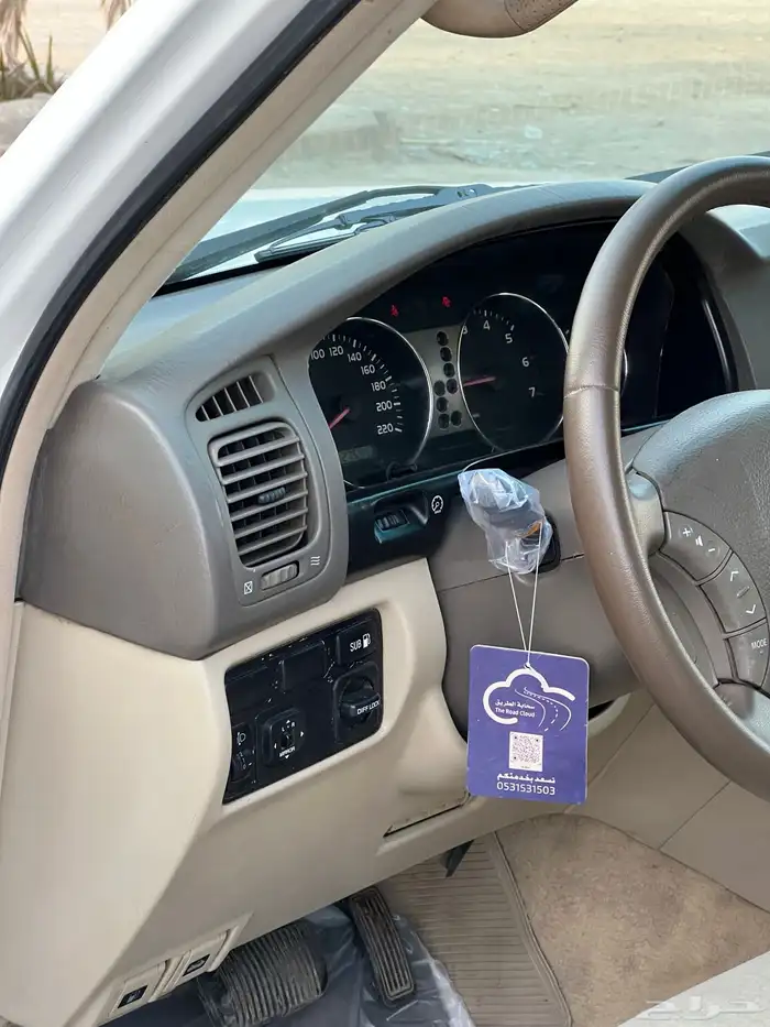 لاندكروزر V-XR نص فل 2004 18