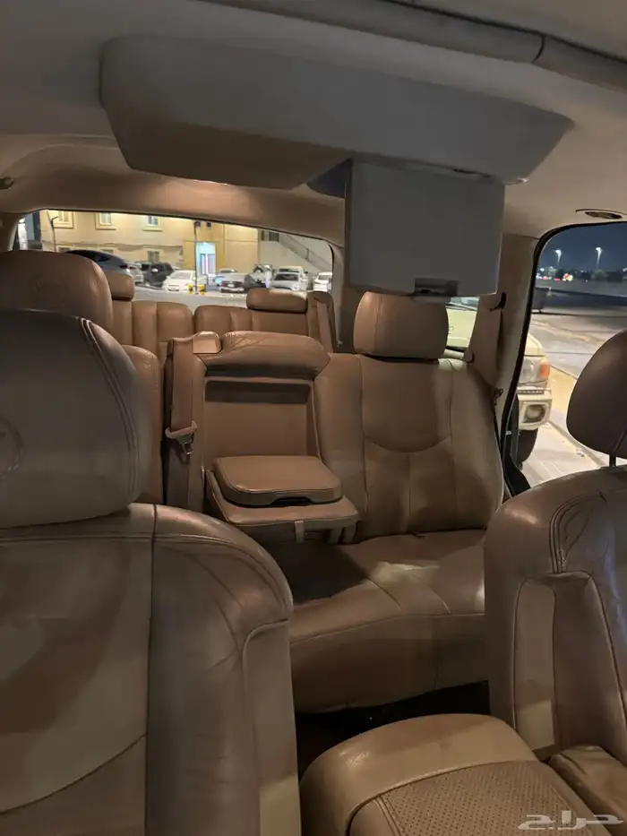 كادلاك اسكاليد 2006 نظيف للبيع 30