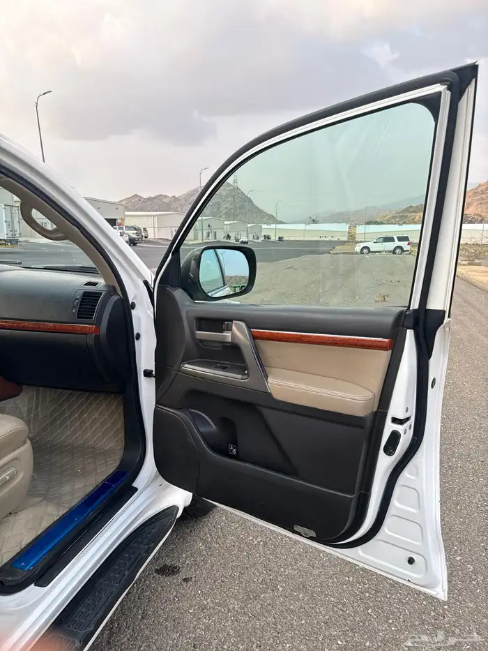 فيكسار 2009 فل كامل نظيف جدا 22