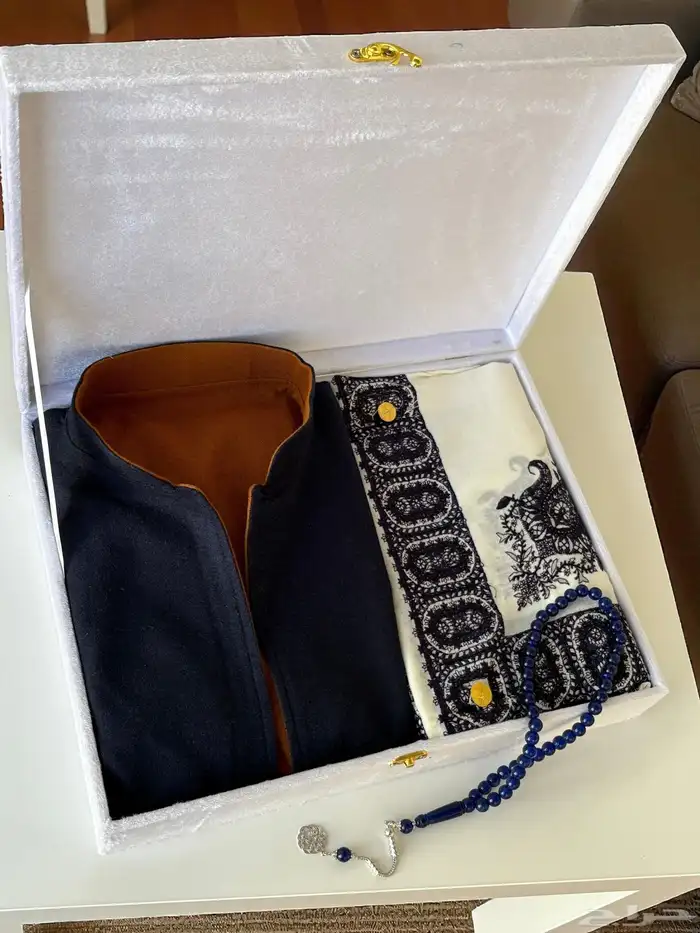 بوكس رجالي سدييري وشال فخم هدية 16