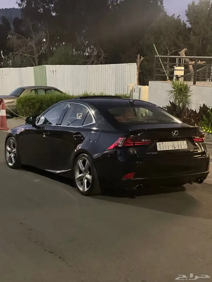 لكزس is(350)2015 فل كامل 8