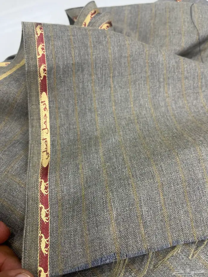 للبيع قماش رجالي شتوي من صوف الكشمير من ماركة أبو جمل أصلي 1