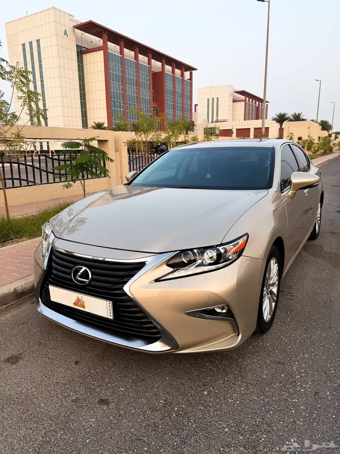 للبيع لكزس ES350 موديل 2018 1