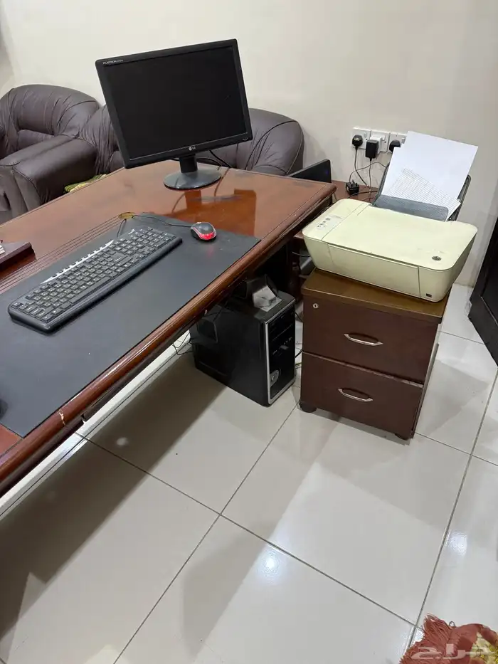 كمبيوتر مكتبي للبيع مع ملحقاته 0