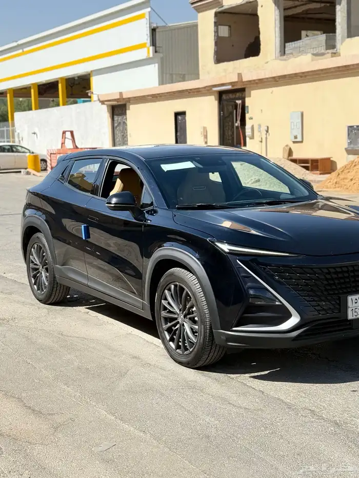 للبيع يوني تي 2023 8