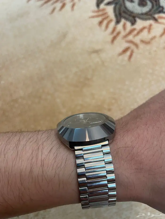 للبيع ساعه رادو دايستار لون فضي مستخدمه 36