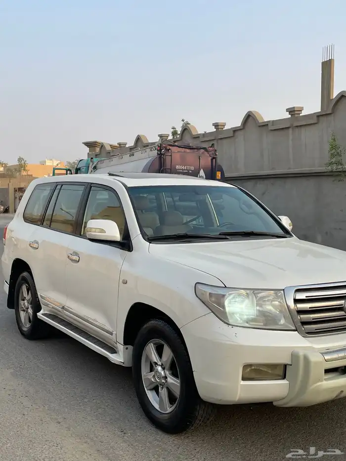 جيب لاندكروزر 2010 للبيع 6